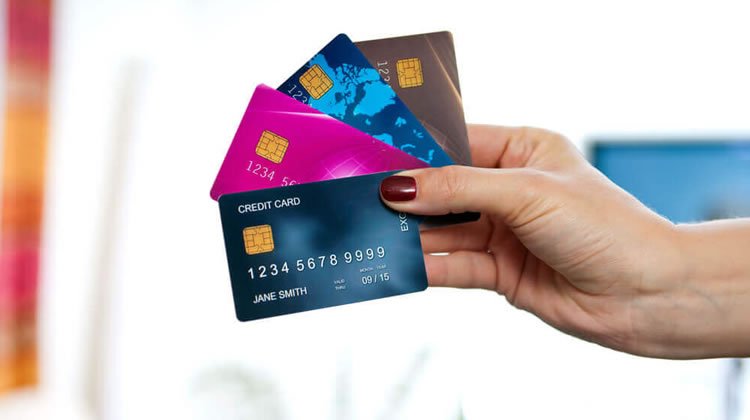 Cartão de Crédito Internacional: Descubra Se Essa Modalidade Realmente Compensa Para Você