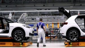Crises Econômicas e Mercado Automotivo: Como a Instabilidade Transforma a Indústria Mundial